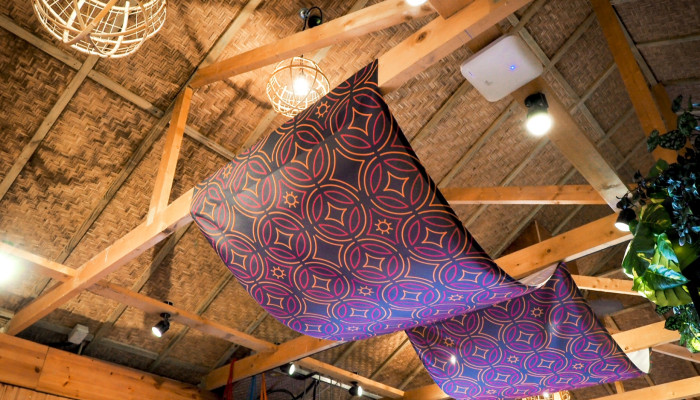 Suspended hanging fabric design