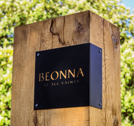 beonna oak sign design